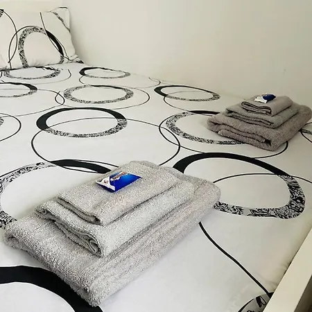 Lazur Apartment *
